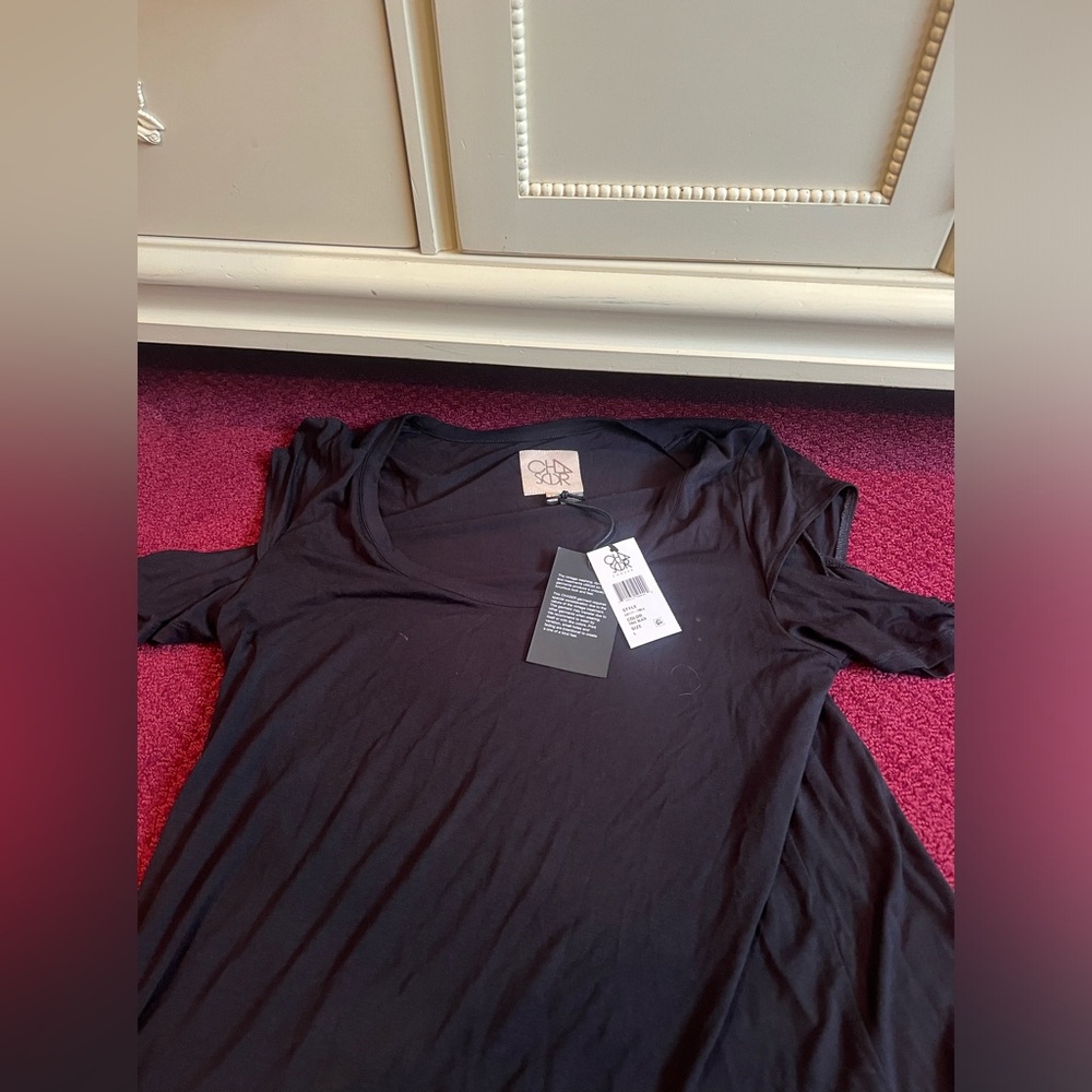 Chaser Top / tee L NWT black L with open shoulder host pick - Picture 5 of 13